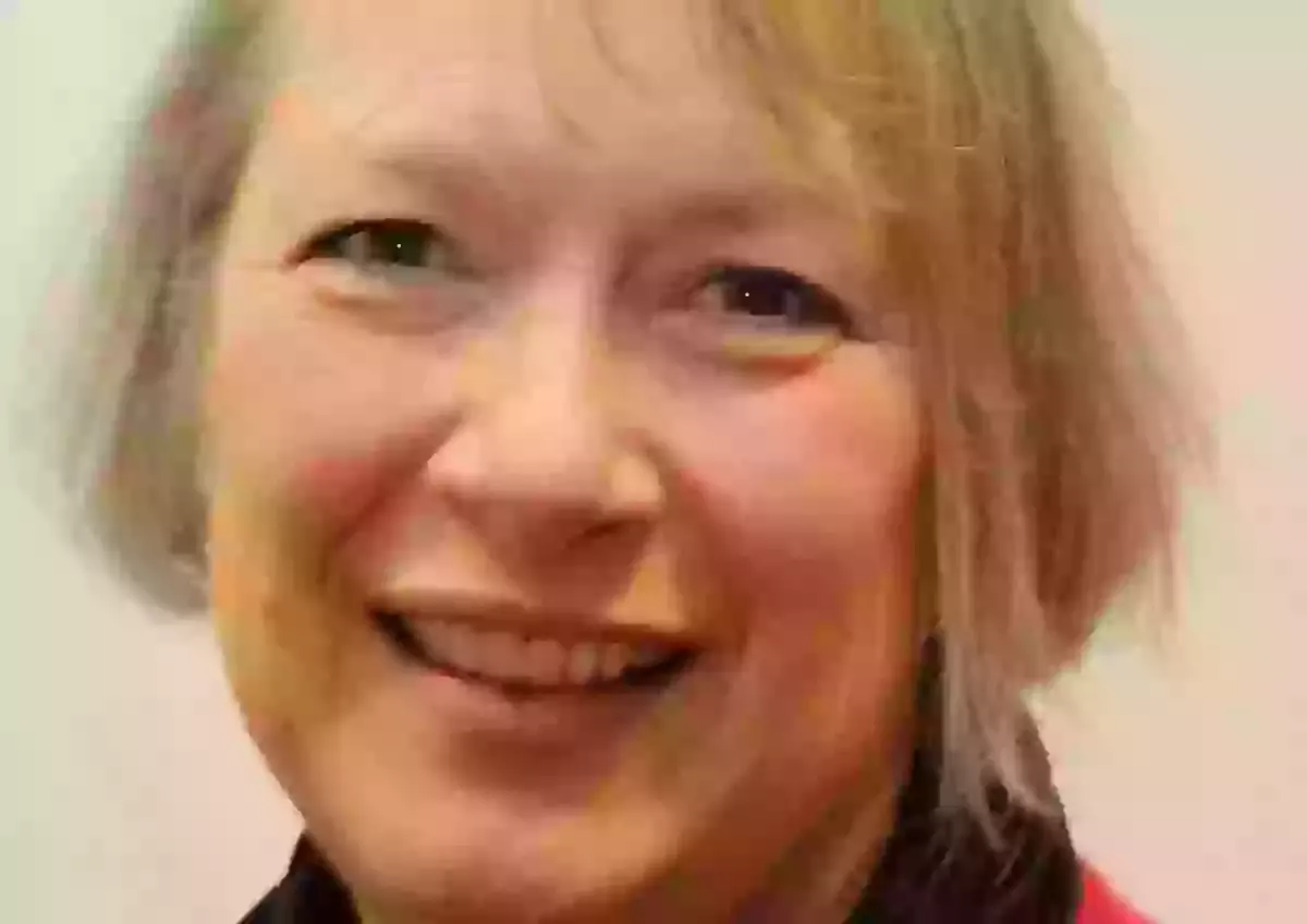 Julia MacGregor